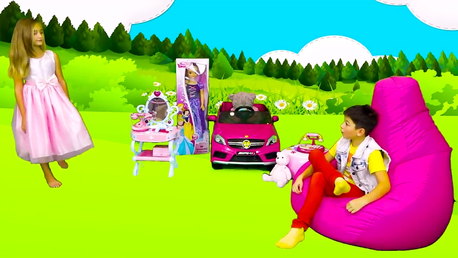 اسباب بازی ها و خانواده مهربان - لباس جشن تولد ساشا